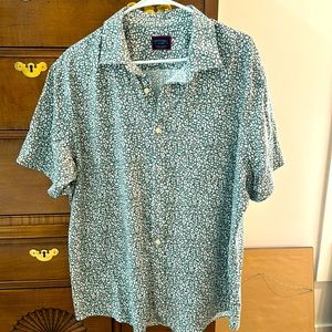 Untuckit button down short sleeve top